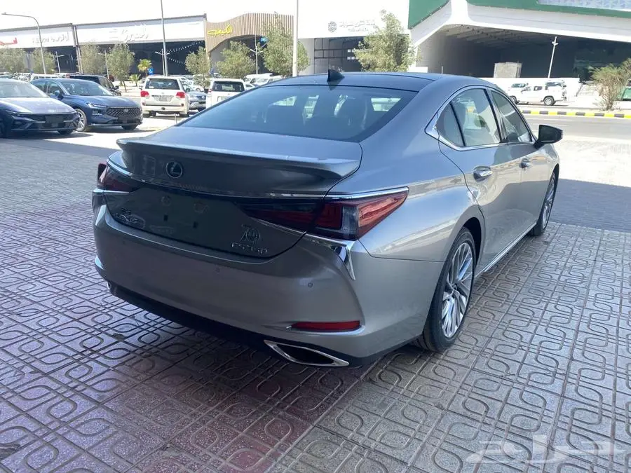 لكزس ES 350 DD فل كامل 2025 - الساير كويتي 27