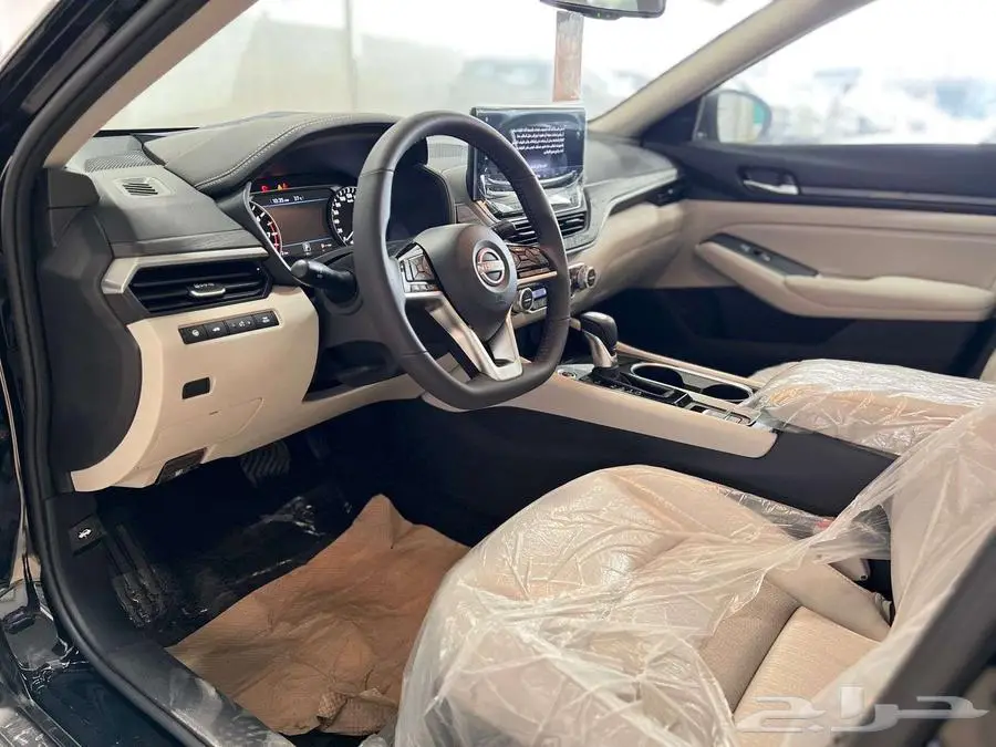 نيسان التيما نص فل SV 2025 اسود عرض خاص 1