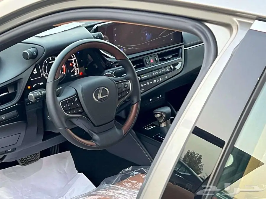 لكزس CC ES 350 نص فل 2025 (بريمي) كاش واقساط 18