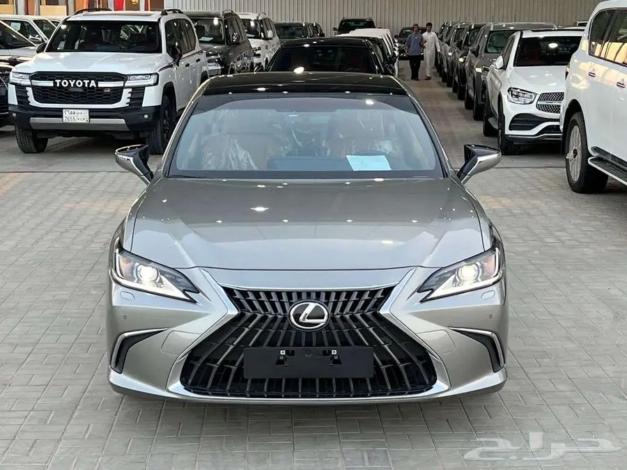 لكزس CC ES 350 نص فل 2025 (بريمي) كاش واقساط 2