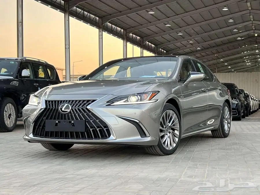 لكزس CC ES 350 نص فل 2025 (بريمي) كاش واقساط 0