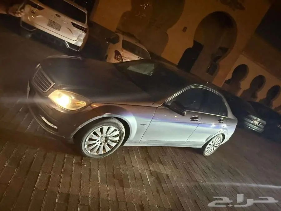 مرسيدس C180 موديل 2011 20