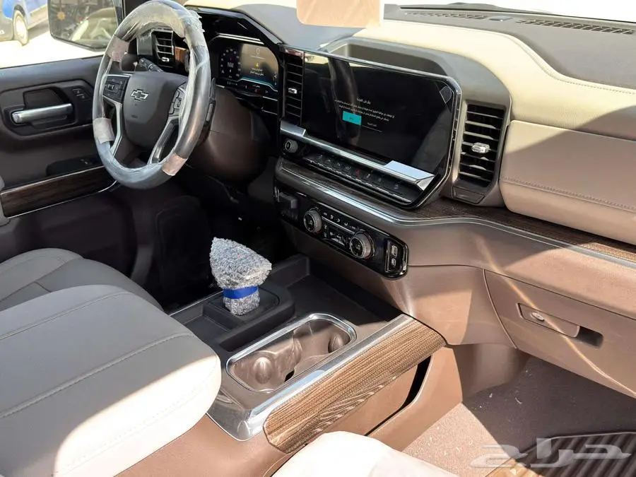 سلفرداو تريل بوس Z71 غمارة 2025 سعودي كاش وتمويل 24
