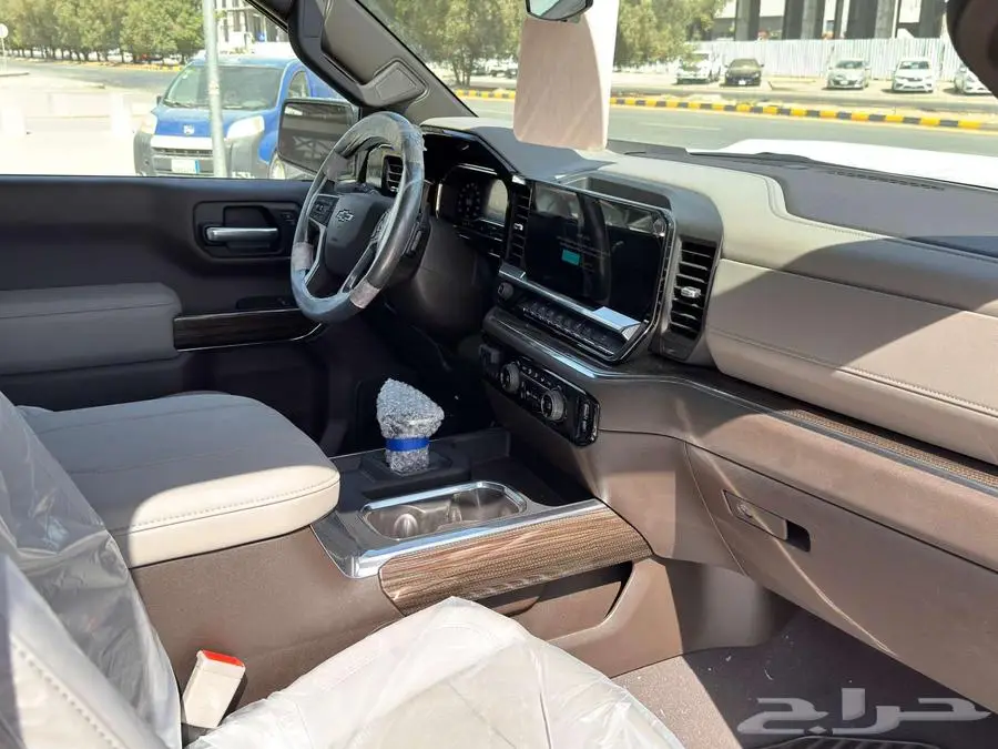 سلفرداو تريل بوس Z71 غمارة 2025 سعودي كاش وتمويل 21