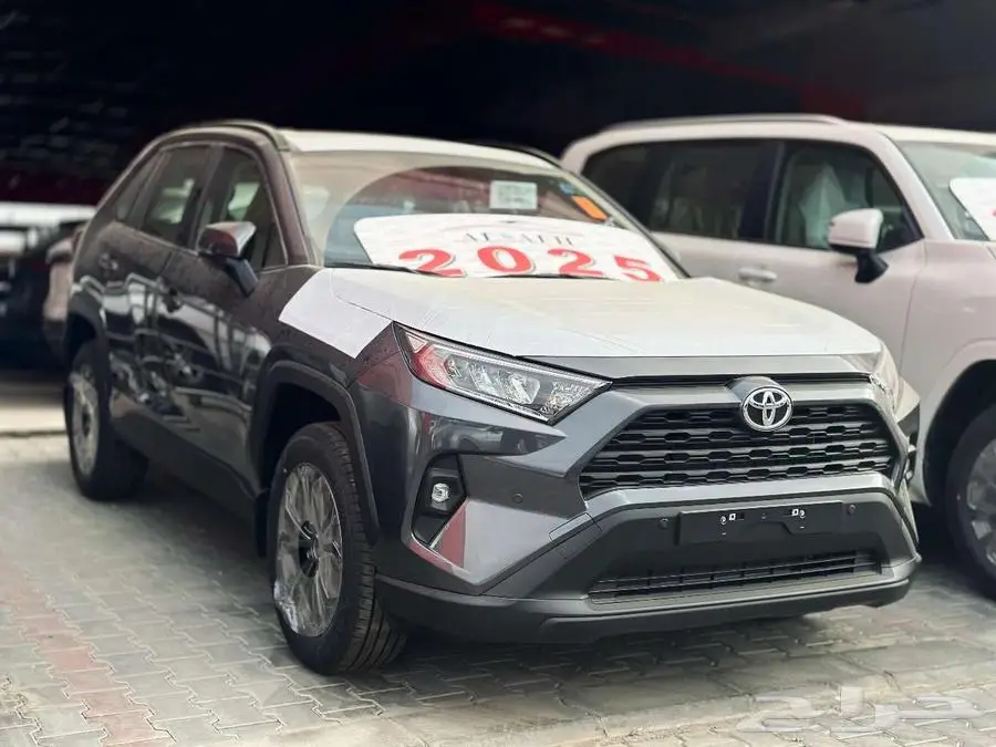 تويوتا راف فور نص فل XLE 4X4 موديل 2025 0