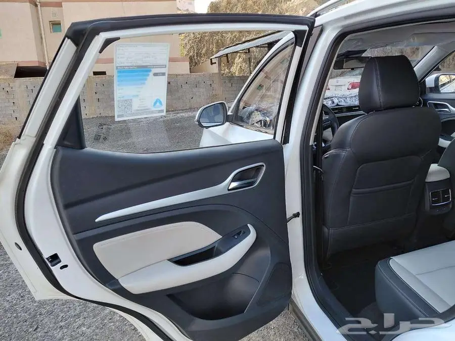 للتنازل بدون مقابل سيارة ام جي زد اس - لوكس 2024 MG ZS LUX 5