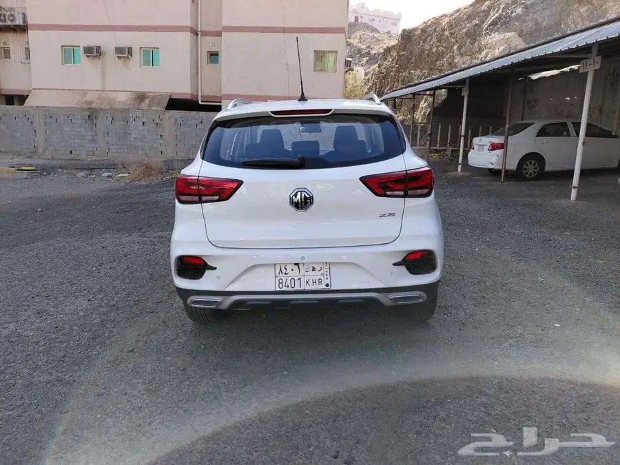 للتنازل بدون مقابل سيارة ام جي زد اس - لوكس 2024 MG ZS LUX 3