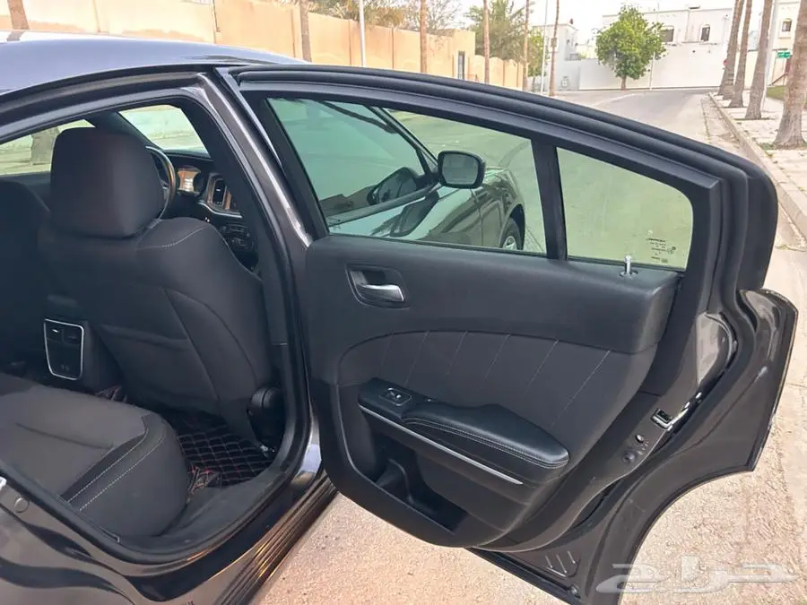 دودج تشارجر SXT موديل 2021 نظيفة جدا 22