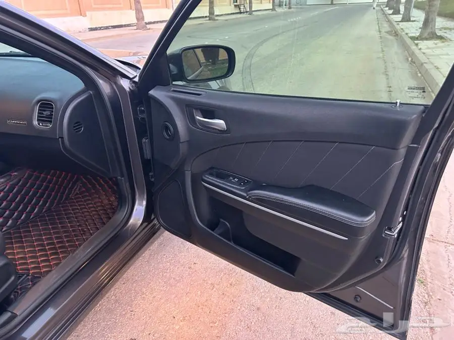 دودج تشارجر SXT موديل 2021 نظيفة جدا 16