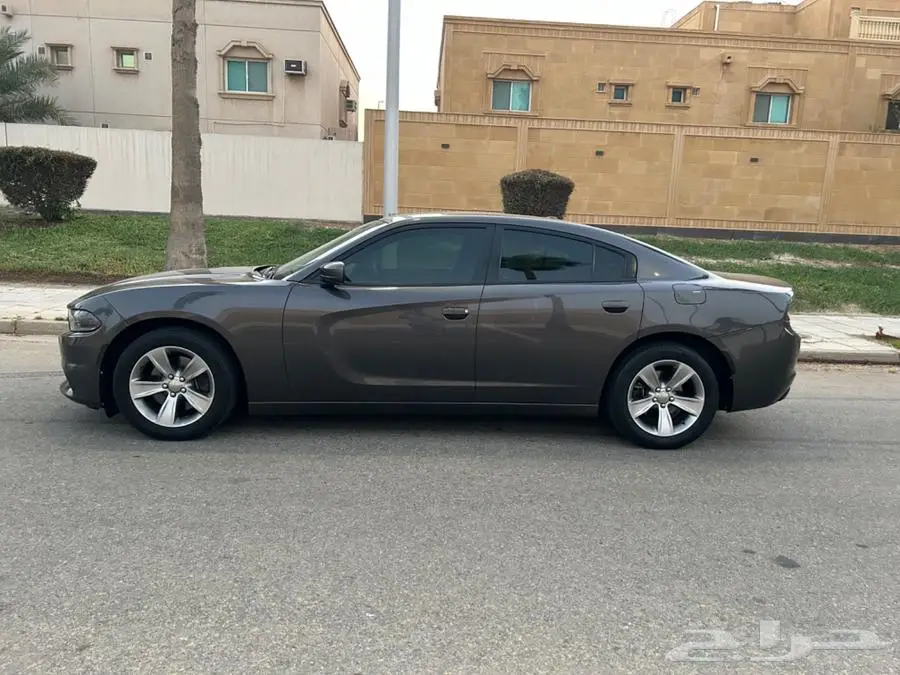 دودج تشارجر SXT موديل 2021 نظيفة جدا 4