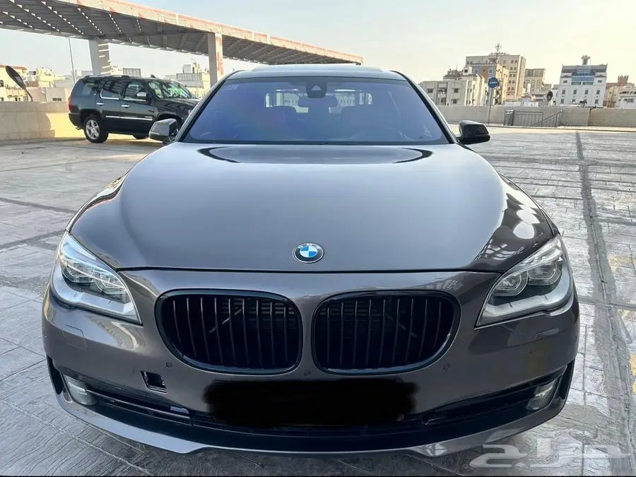 للبيع BMW 750 Li فل الفل 2014 بدي محركات وصيانة وكالة 12