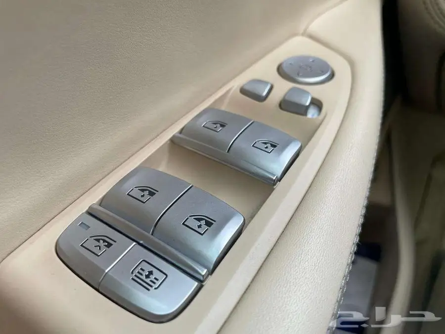 بي إم دبليو 750LI أبيض 2016 فل ماشي 25 ألف بحالة ممتازة 96