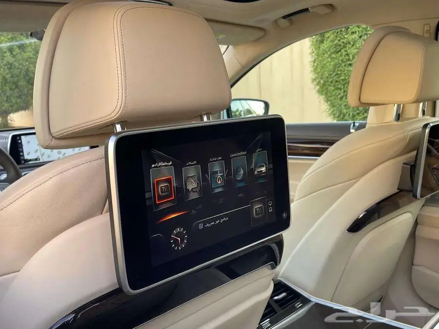 بي إم دبليو 750LI أبيض 2016 فل ماشي 25 ألف بحالة ممتازة 97