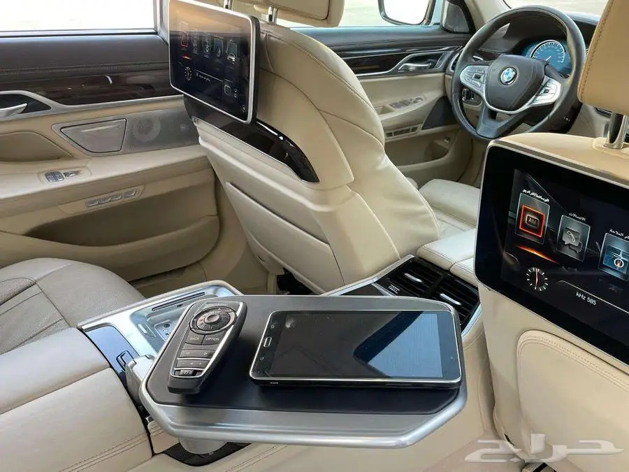 بي إم دبليو 750LI أبيض 2016 فل ماشي 25 ألف بحالة ممتازة 91