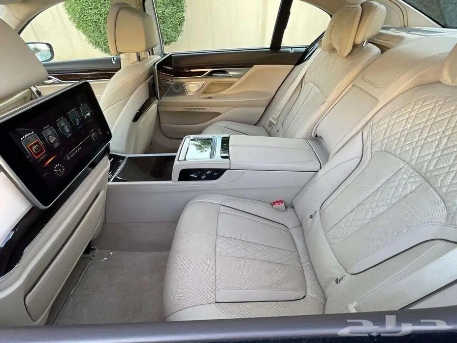 بي إم دبليو 750LI أبيض 2016 فل ماشي 25 ألف بحالة ممتازة 63
