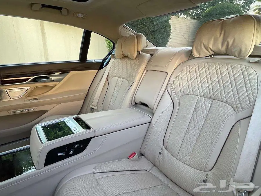 بي إم دبليو 750LI أبيض 2016 فل ماشي 25 ألف بحالة ممتازة 61