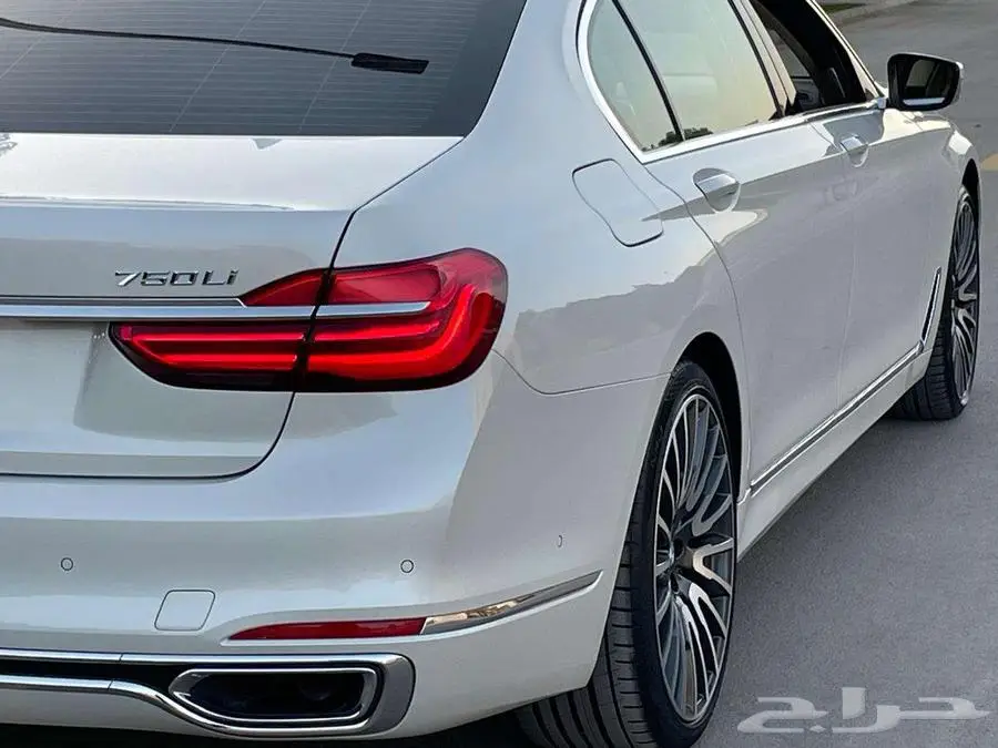 بي إم دبليو 750LI أبيض 2016 فل ماشي 25 ألف بحالة ممتازة 54