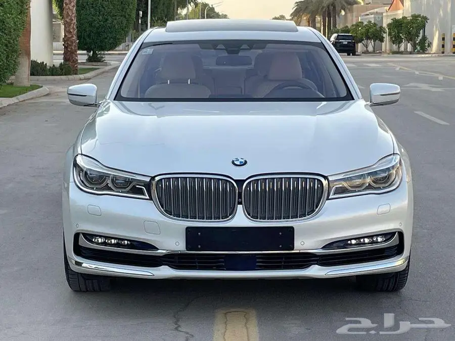 بي إم دبليو 750LI أبيض 2016 فل ماشي 25 ألف بحالة ممتازة 53