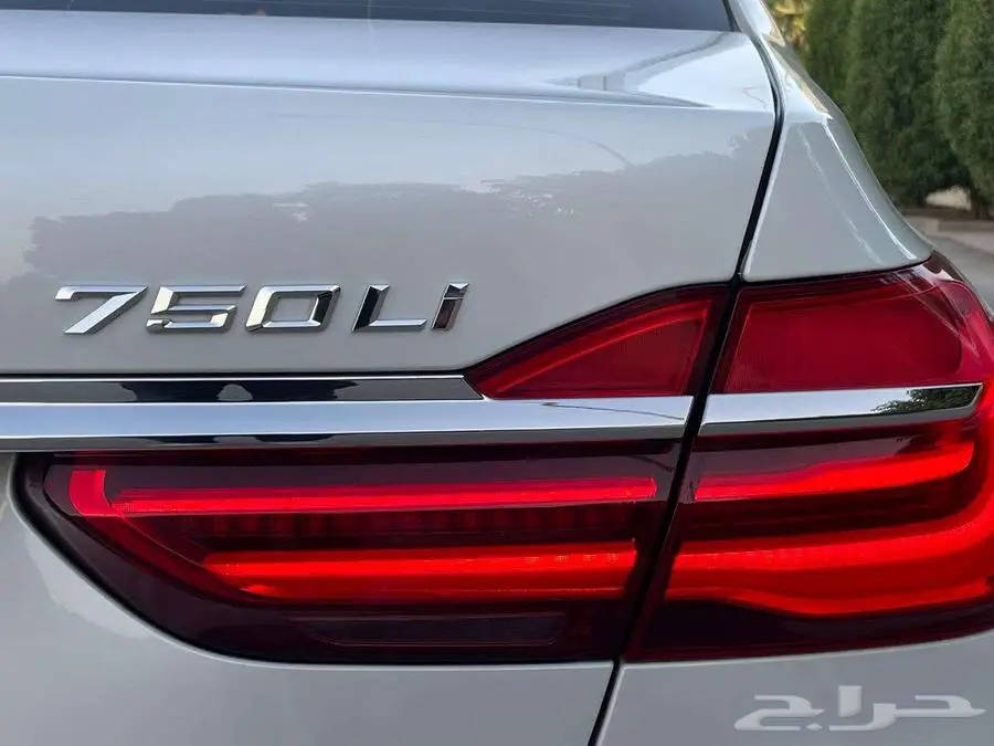 بي إم دبليو 750LI أبيض 2016 فل ماشي 25 ألف بحالة ممتازة 48