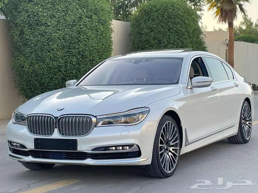 بي إم دبليو 750LI أبيض 2016 فل ماشي 25 ألف بحالة ممتازة 35