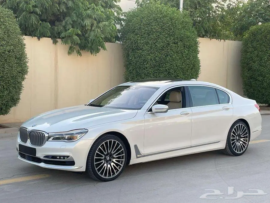 بي إم دبليو 750LI أبيض 2016 فل ماشي 25 ألف بحالة ممتازة 31