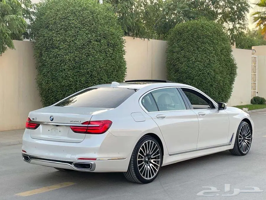 بي إم دبليو 750LI أبيض 2016 فل ماشي 25 ألف بحالة ممتازة 28