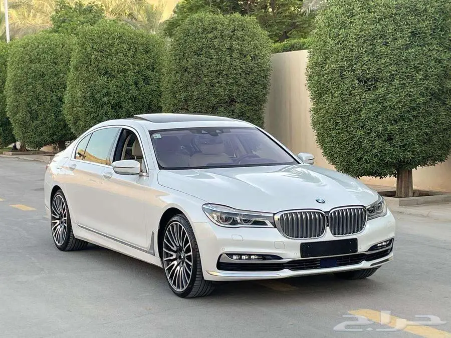 بي إم دبليو 750LI أبيض 2016 فل ماشي 25 ألف بحالة ممتازة 25