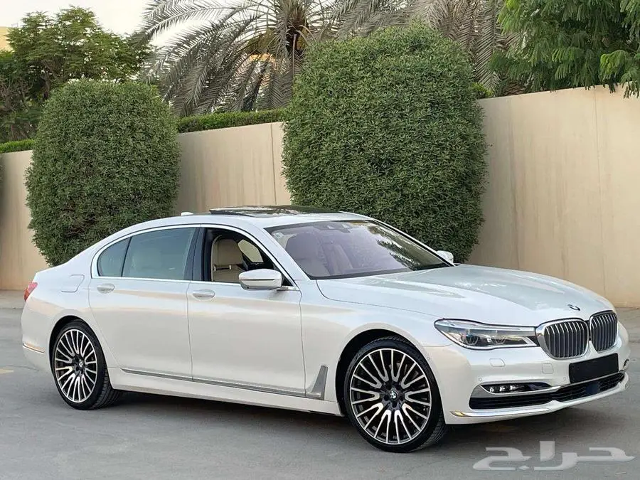 بي إم دبليو 750LI أبيض 2016 فل ماشي 25 ألف بحالة ممتازة 18