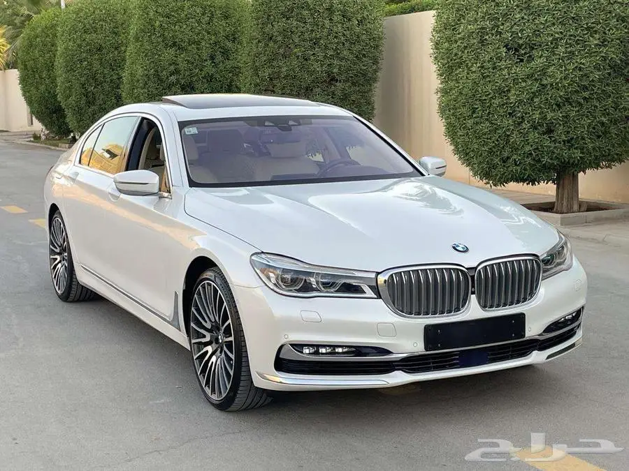 بي إم دبليو 750LI أبيض 2016 فل ماشي 25 ألف بحالة ممتازة 15