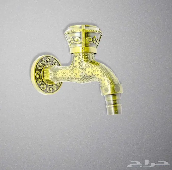 بزبوز مياه ذهبي 1