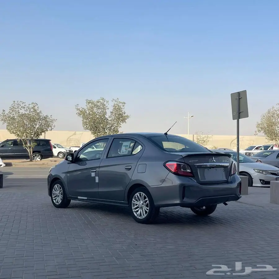 ميتسوبيشي اتراج GLX مكينه 1.2 فل كامل 2023 2