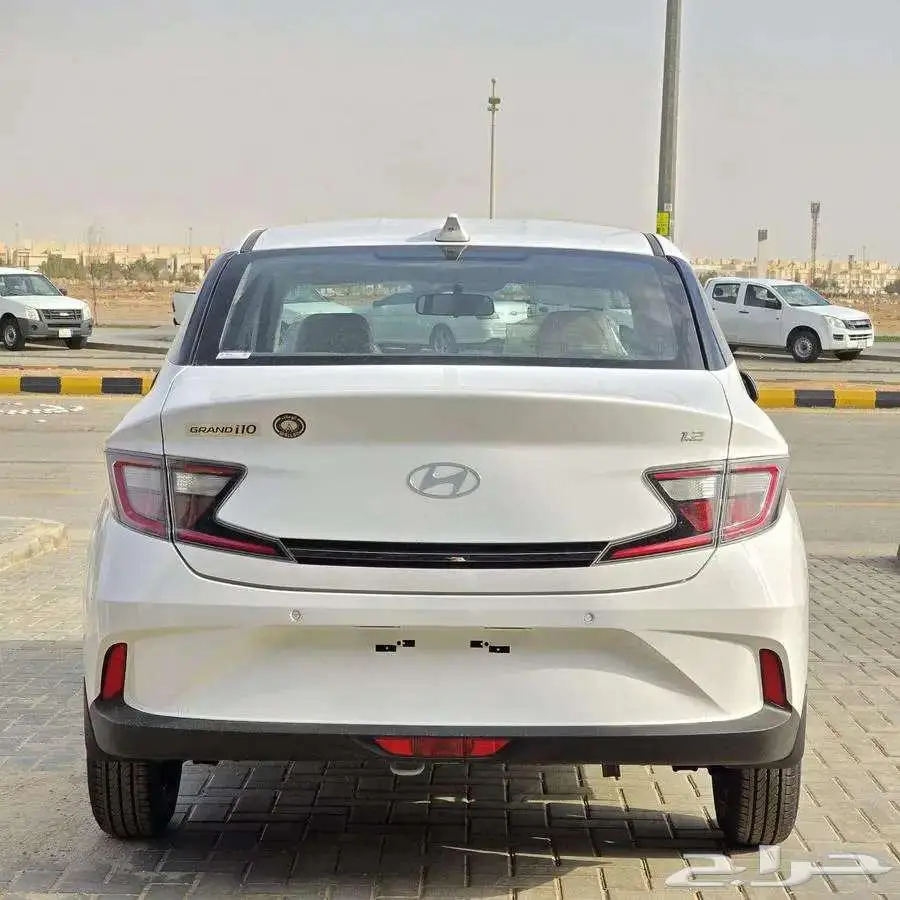 هيونداي i10 موديل 2026 ستاندر لون ابيض 1