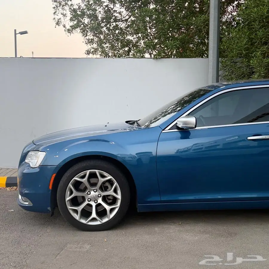 كرايسلر C300 luxury V8. 5.7 2
