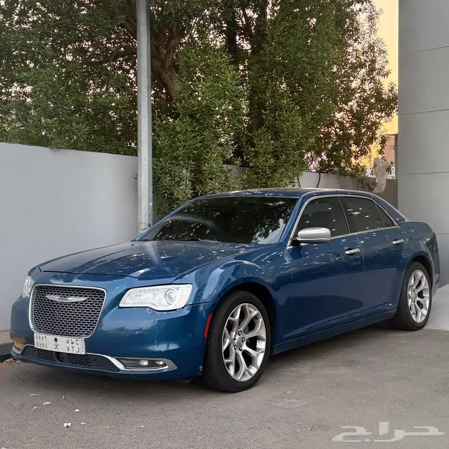 كرايسلر C300 luxury V8. 5.7 0