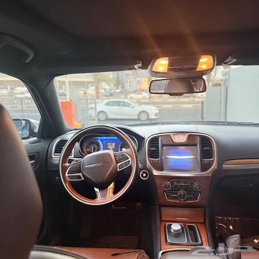 كرايسلر C300 luxury V8. 5.7 7
