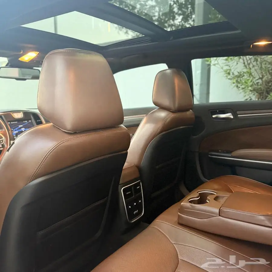 كرايسلر C300 luxury V8. 5.7 12