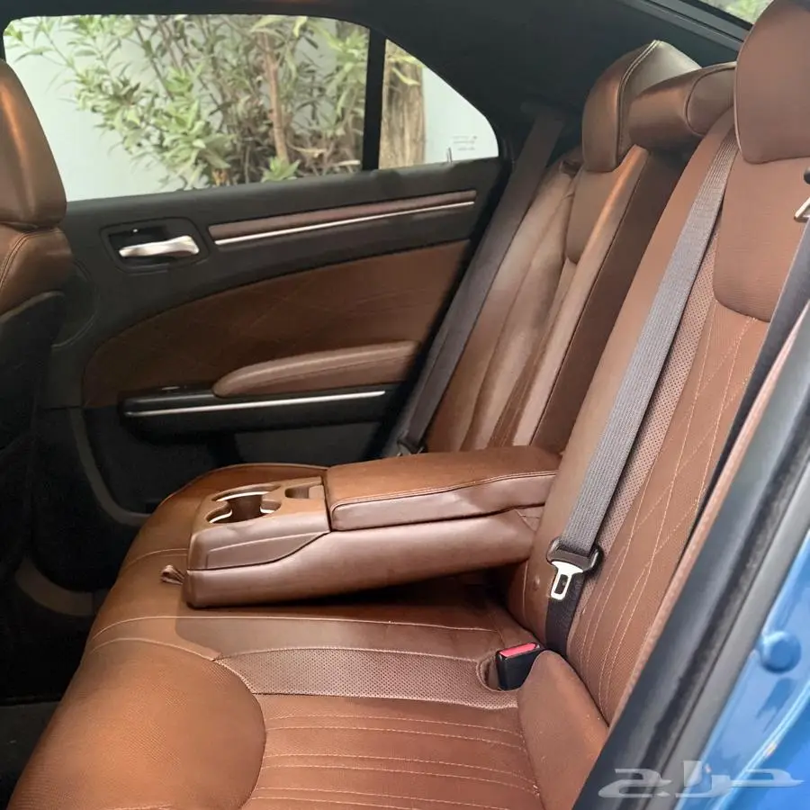 كرايسلر C300 luxury V8. 5.7 6