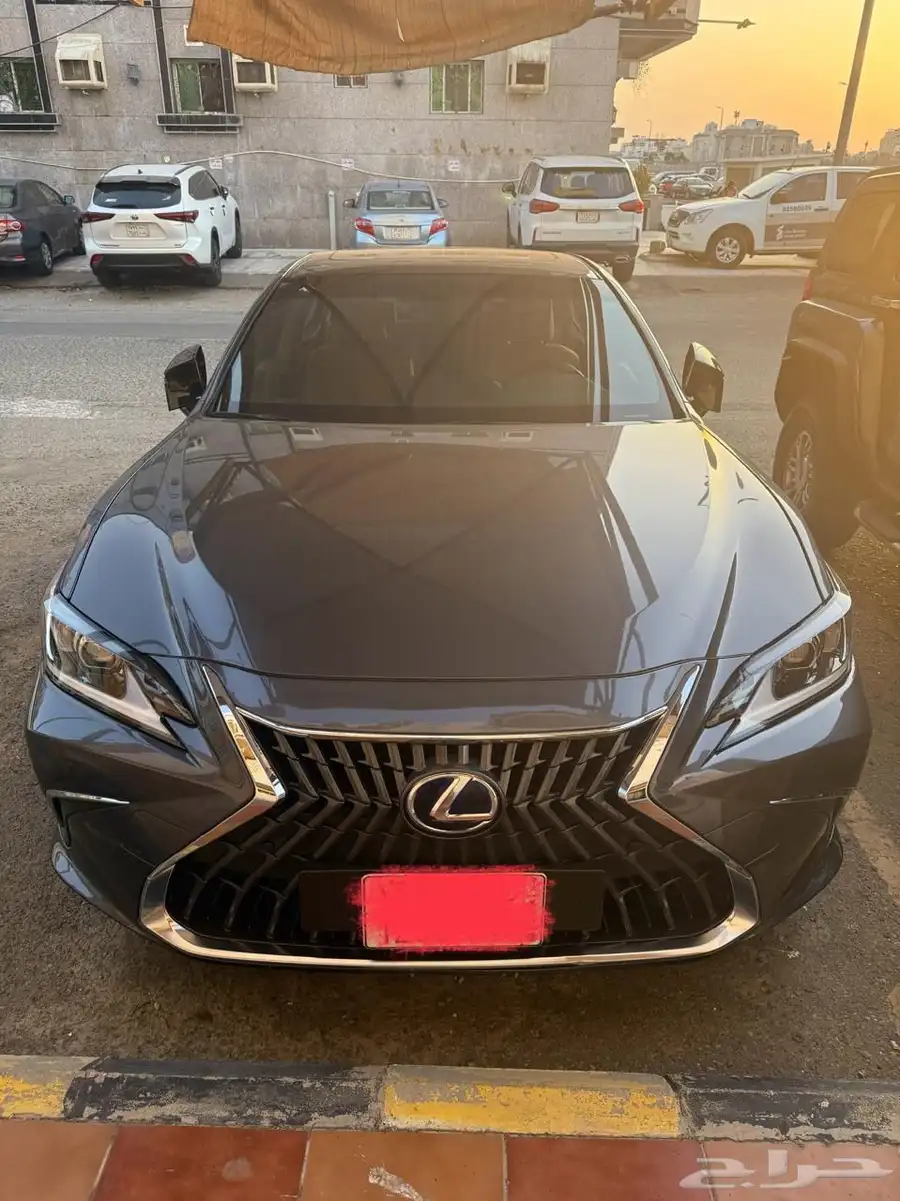ليكزس ES300 h 2022 هجين ( هايبرد) للبيع 17