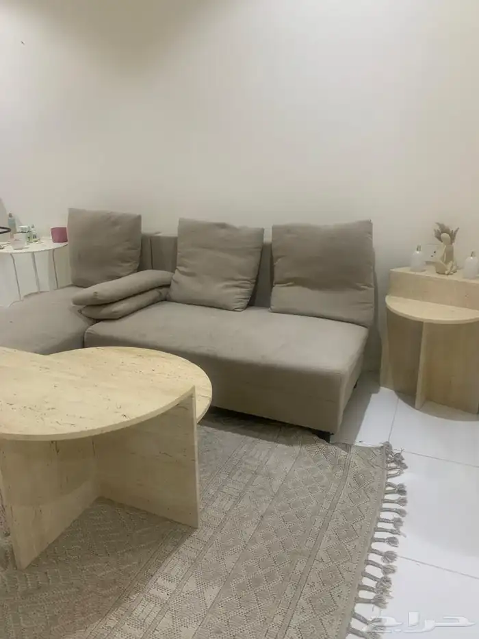 للبيع كنب مع الطاولتين 1