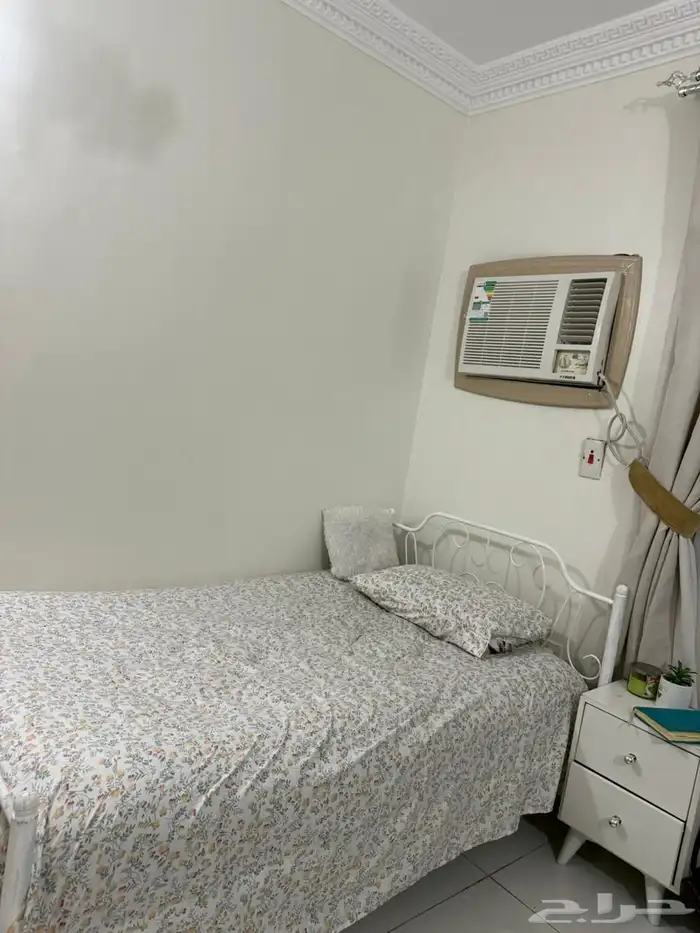 دولاب كبير وسرير 1