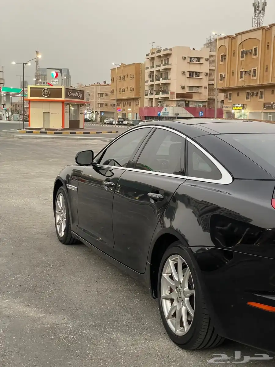 جاكوار مخزنه 37