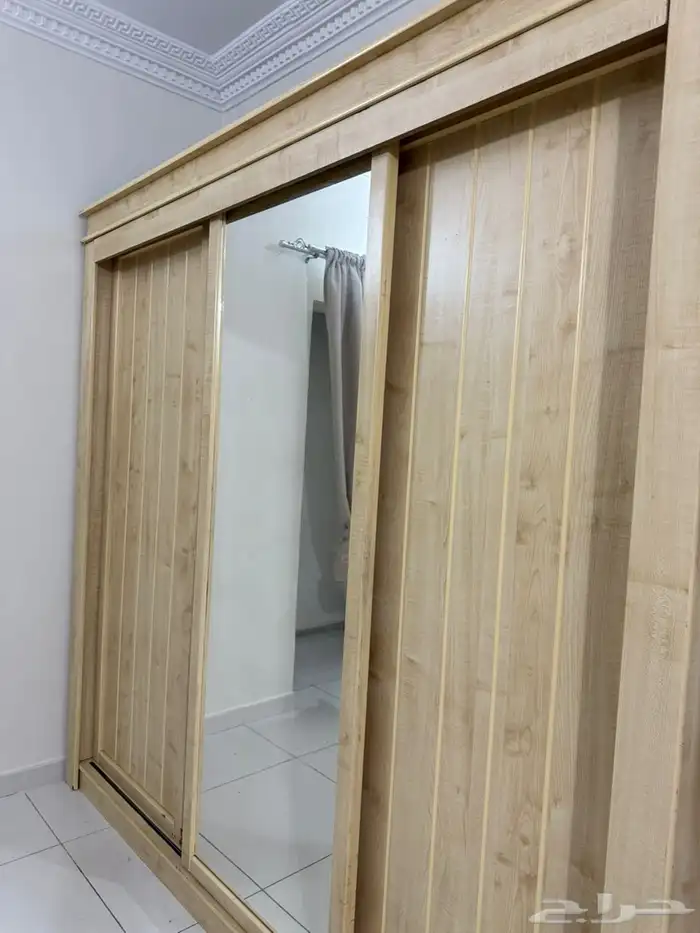 دولاب كبير وسرير 4