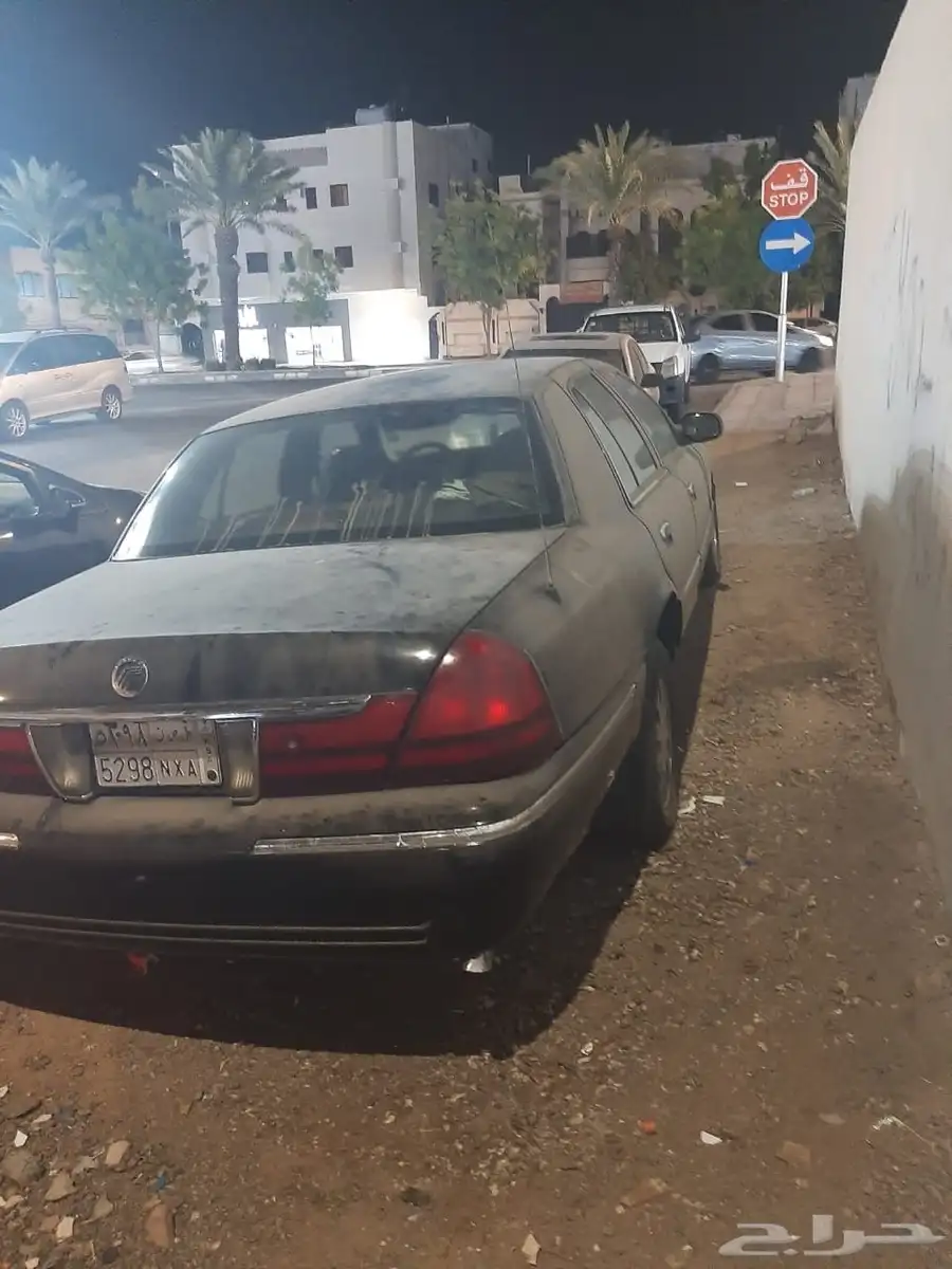 للبيع سيارة فورد جراند ماركيز موديل 2005 3