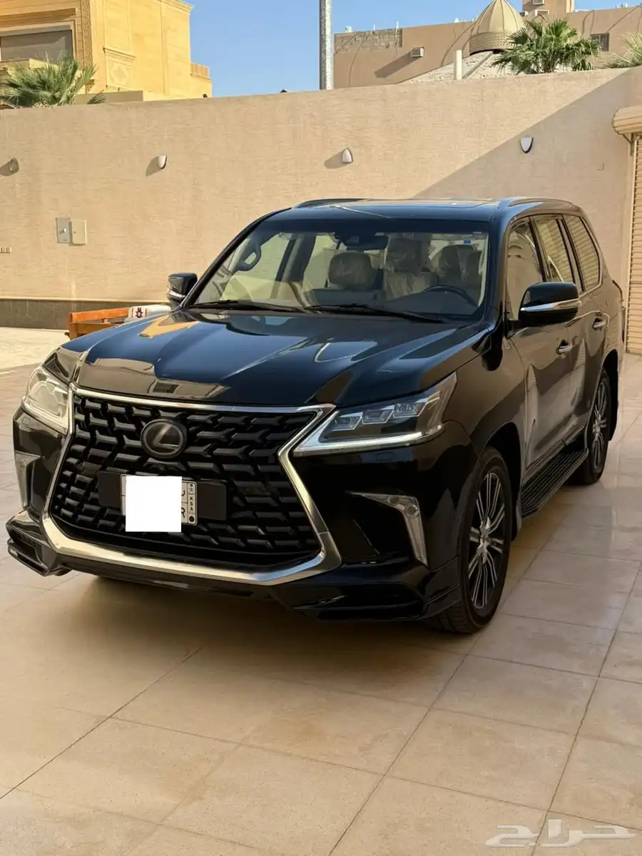 جيب لكزس LX 2021 سعودي فل كامل اسود 8