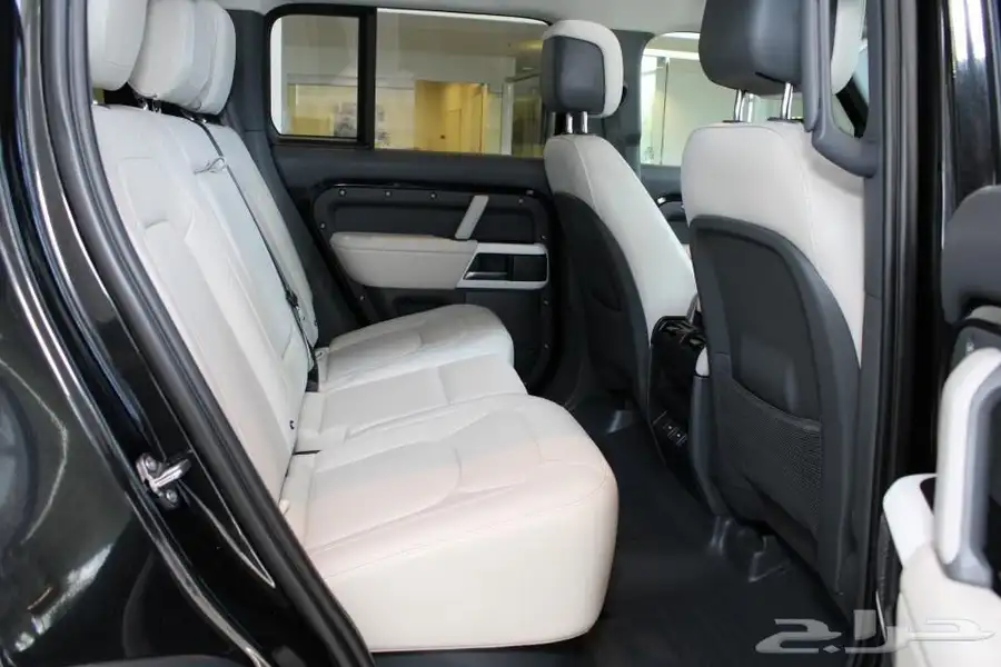 2024 Land Rover - Defender S 17