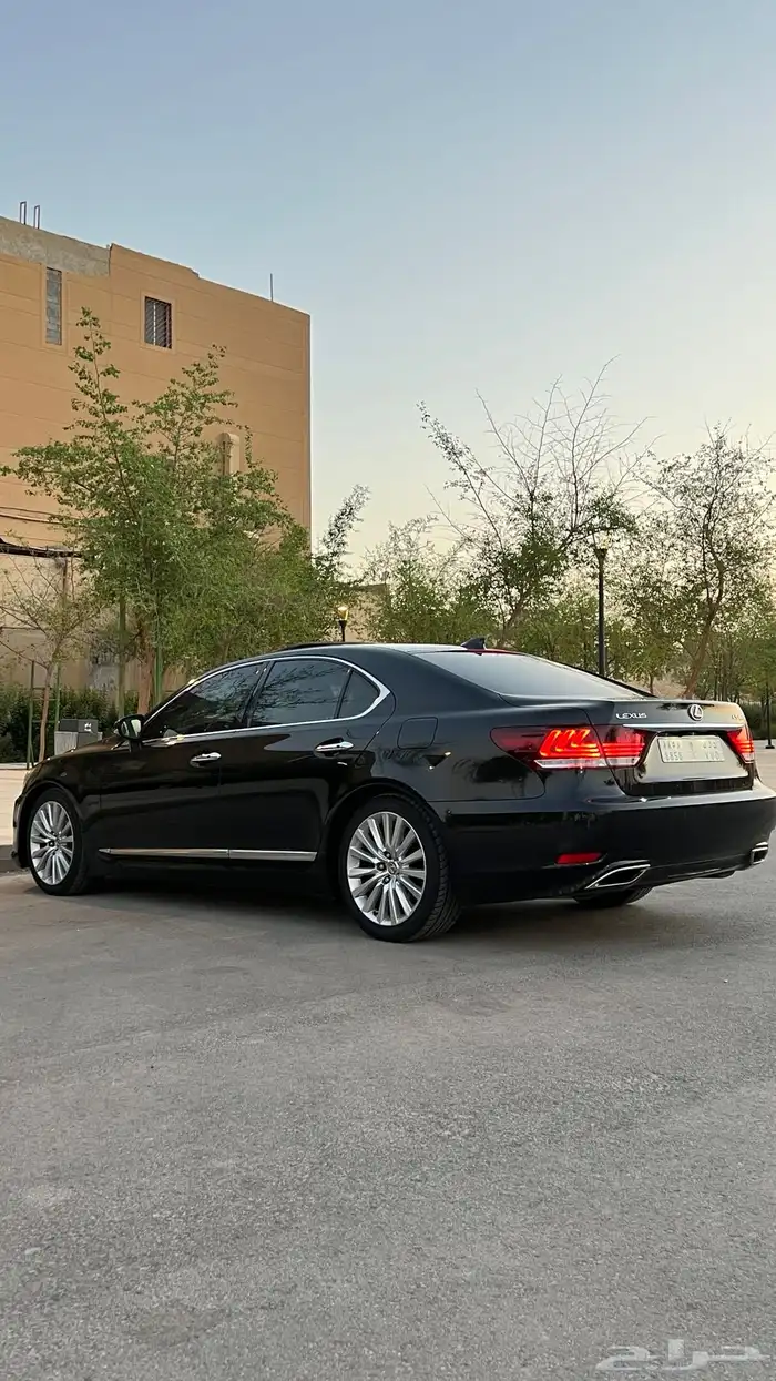 لكزس LS460 موديل 2017 بحالة ممتازه 26