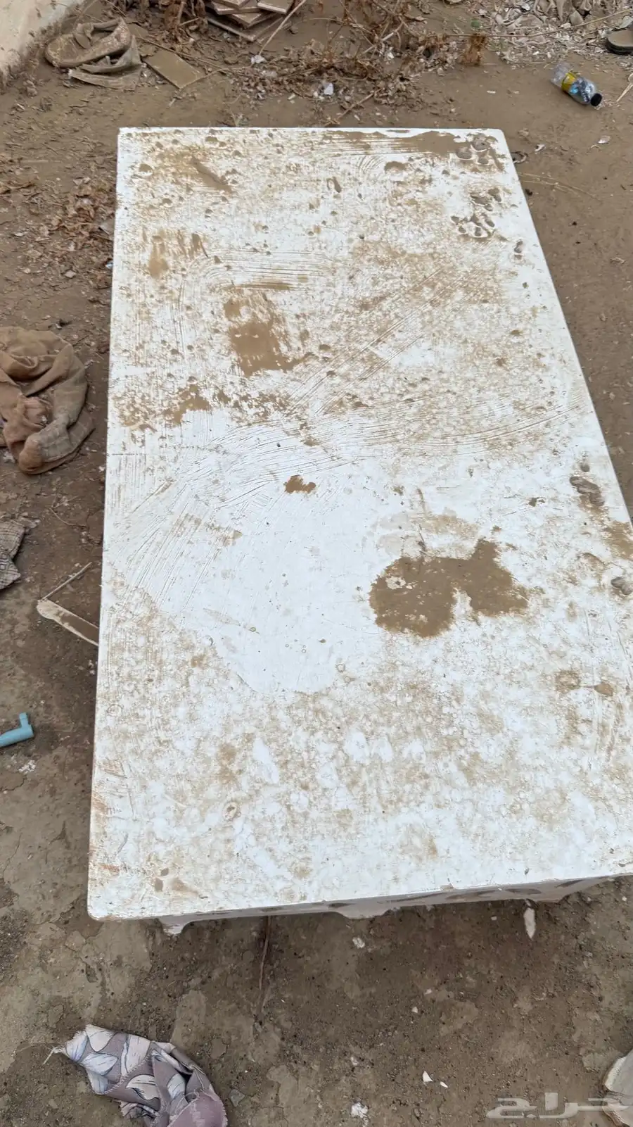 طاولة تلفزيون نظيفه تحتاج غسيل فقط العدد 2 وحده كبيره وصغير 2