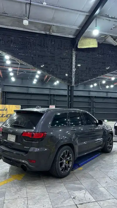 جيب جراند شيروكي SRT 6.4 AWD 6