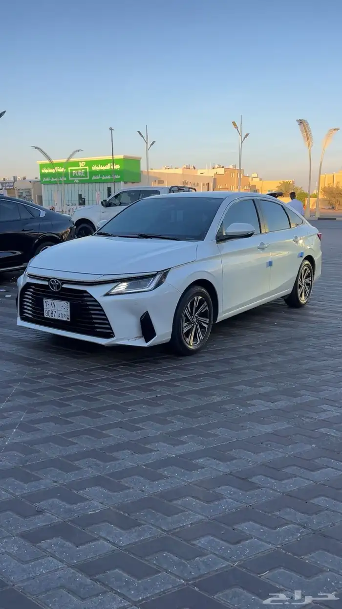 تويوتا يارس yx فل كامل 11