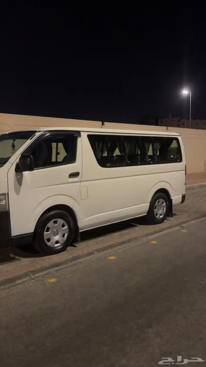 باص هايس تويوتا 4